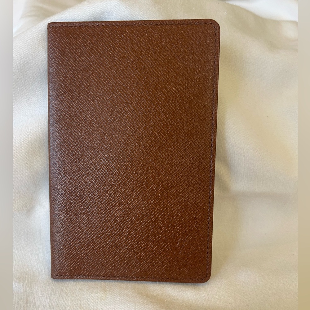 LV brown Taiga card holder